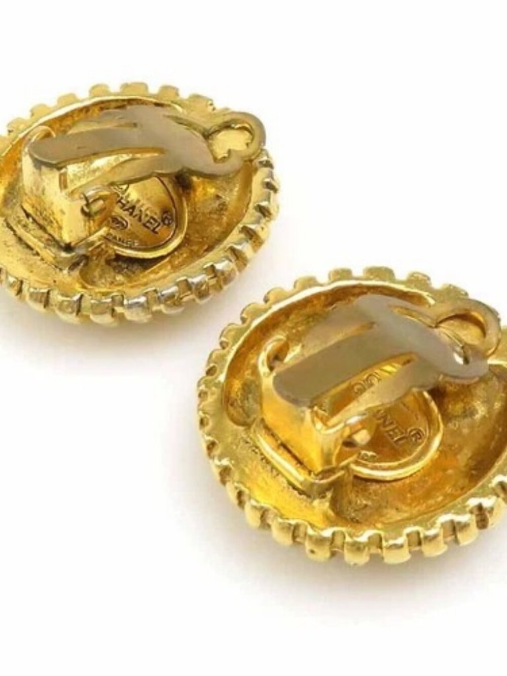 Auth CHANEL CC Logo Clip on Earrings Gold Metal - 56692k - Picture 6 of 11